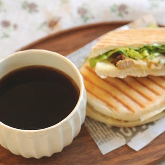 パニーニ　（タンドリーチキンサンド）