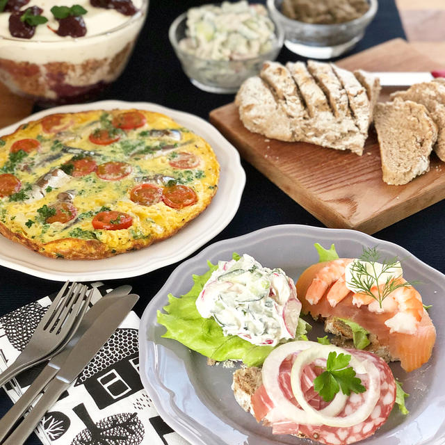 4月のヤミーズクッキングスタジオは、オンラインレッスンで「デンマーク料理」