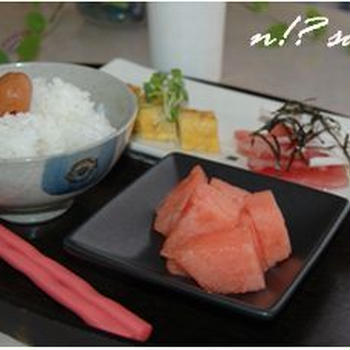 朝ごはん　まぐろと長いも短冊