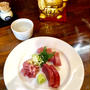 本鮪盛り合わせと八海山が700円 あらかわ都電バル 本日5/25のみ開催店