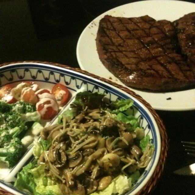 ステーキ＆きのこサラダ