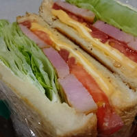 レタスがシャキシャキ☆BLTサンド♪