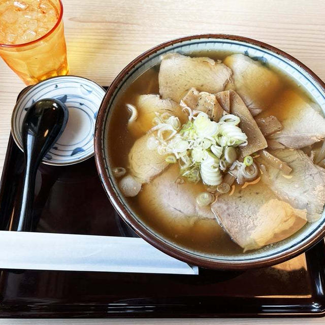 チャーシューワンタンメン（醤油） を啜る 〜ワンタンメンの満月・山形県／酒田本店〜
