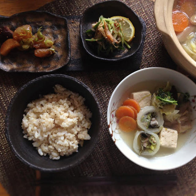 野菜小鉢と鶏鍋汁の和ごはん