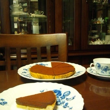 チョコレートタルトと天然記念物?ツチノコクッキー