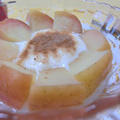 りんごの水煮で簡単♪　とろとろりんごのせヨーグルト by 花ぴーさん