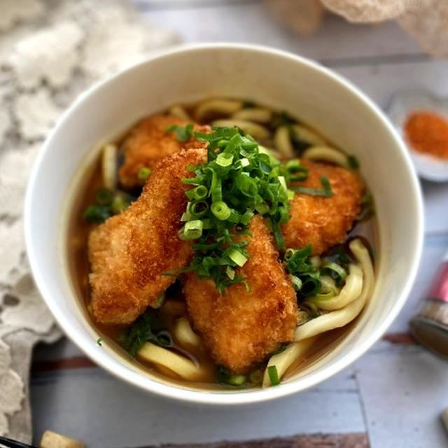 ちょこっとエスニック！チキンカツをのせたカレーうどん風