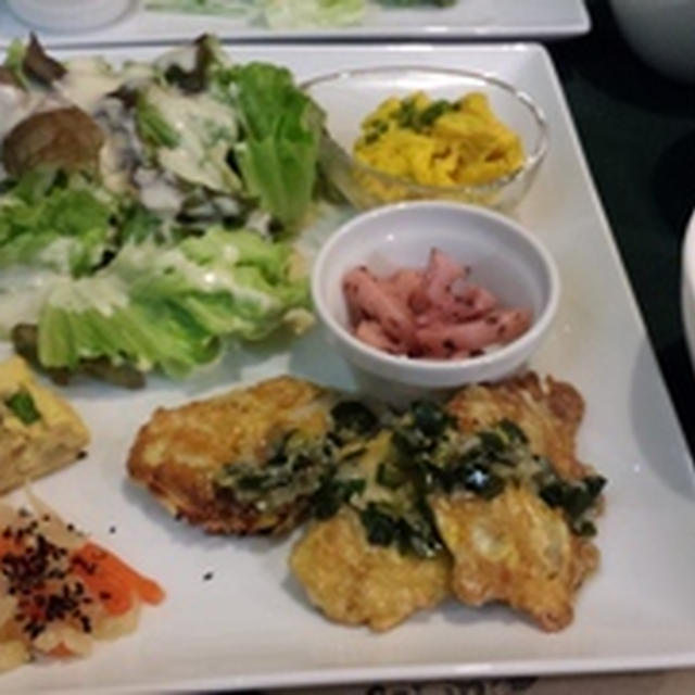 洋食ランチともやしのお好み焼き