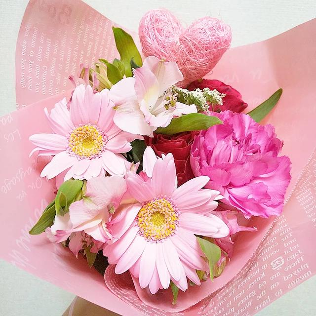 花束☆ホワイトデー&結婚記念日(*´艸｀*)