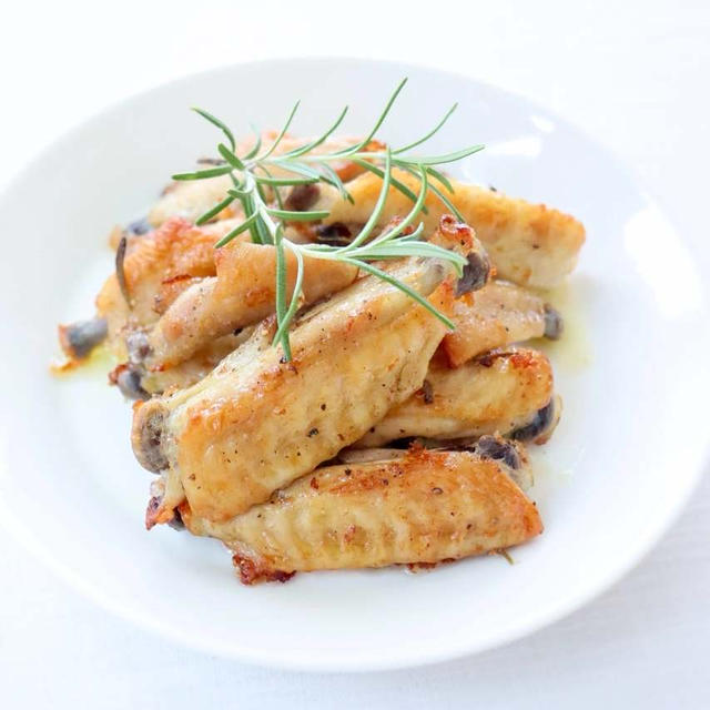一緒に焼いて風味良い〜【手羽のローズマリーグリル】ハーブ焼き