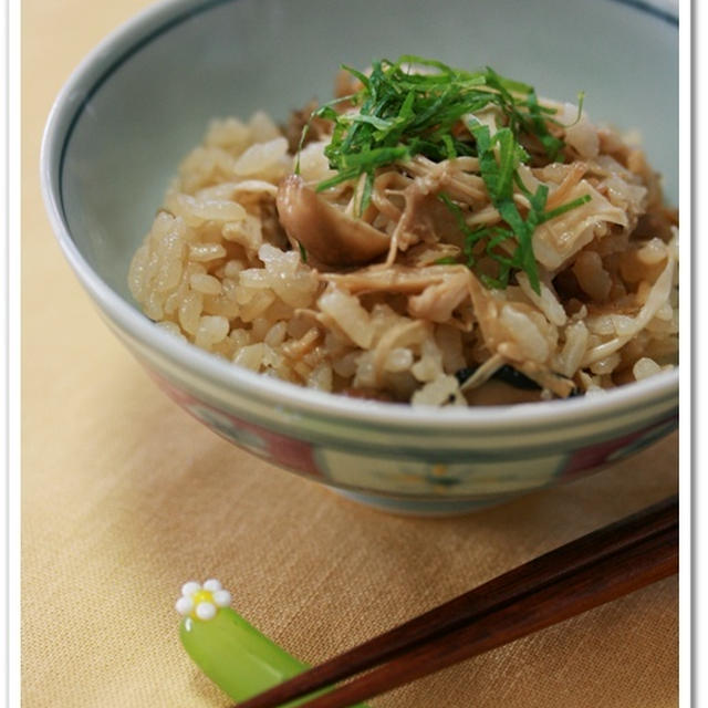 きのこの炊き込みご飯（鶏肉、油揚げ入り）