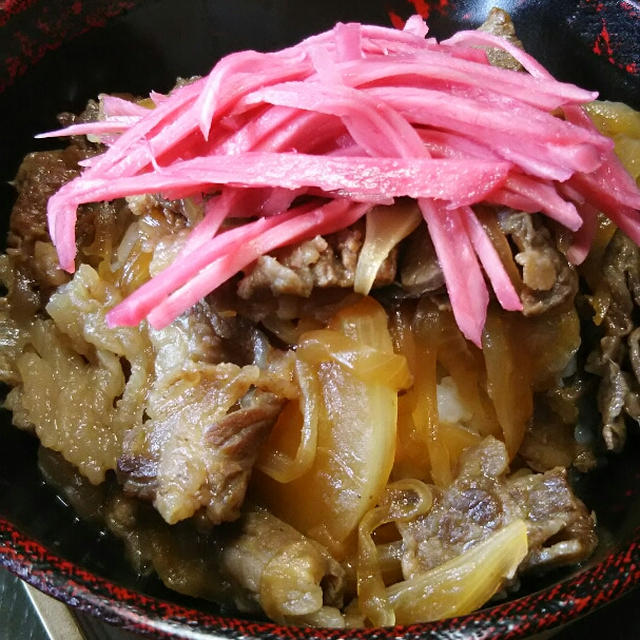 つゆだく牛丼と夫の魚料理