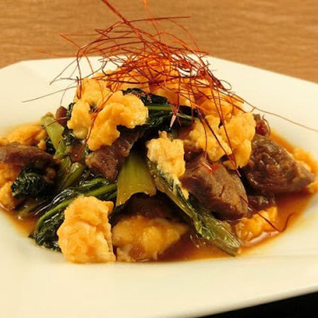 牛肉と小松菜の焼肉のたれを使ったごはんに合う炒めものレシピ