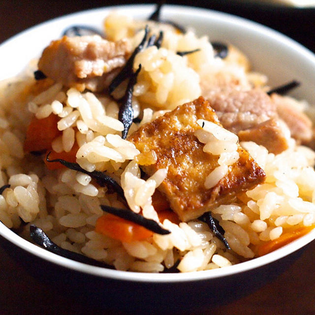 ジューシー（沖縄風炊き込みご飯）
