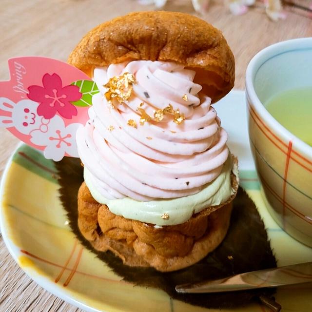 桜と抹茶のダブルシュークリーム