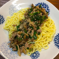 ピリ辛が美味♪ 肉にらまぜそば