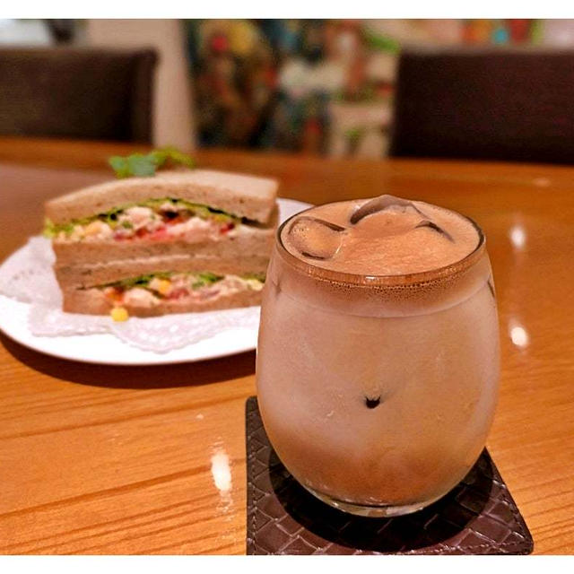 渋谷駅1分の穴場カフェ「365cafe 西武渋谷店」カフェ・シェケラートと季節のサンドイッチ