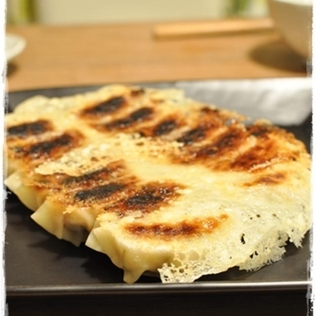 【羽つき餃子】