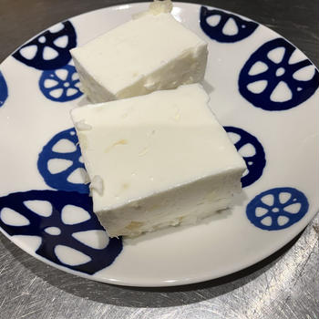 うまい！おももてなしに！ヨーグルトケーキ