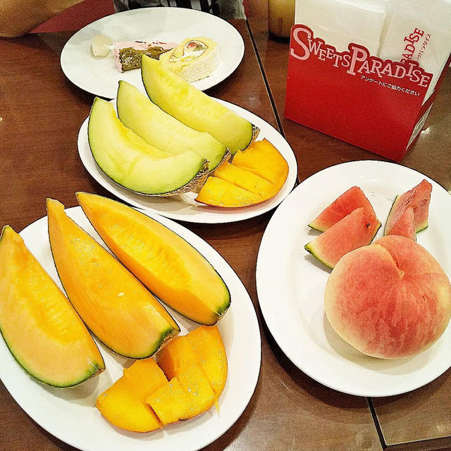 【リピ！スイーツパラダイス☆メロン&マンゴー&桃&スイカ食べ放題ヽ(=´▽`=)ﾉ】