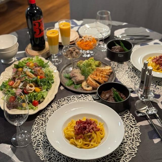 カルボナーラとハロウィンの残りもので、ごちそう夜ごはん