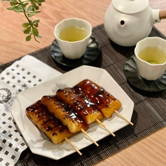 大阪出張のお土産「喜八洲のみたらし」と「カール（うすあじ）」