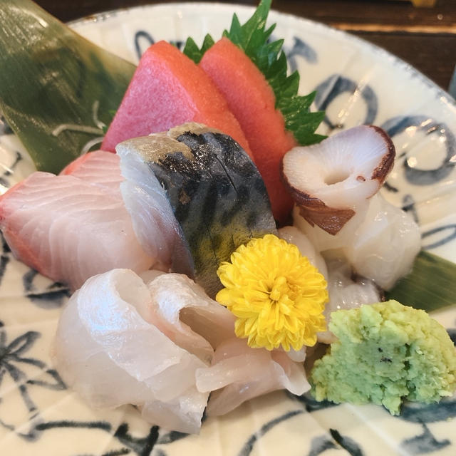 昼から呑める「京のおへそ」さんのお得な”おさしみセット１１００円”