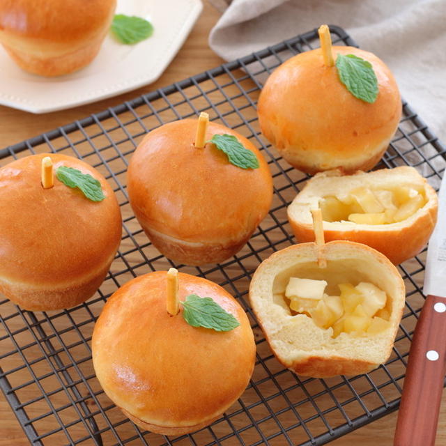 【パンレシピ】りんごの形の「りんごとクリームチーズのパン」