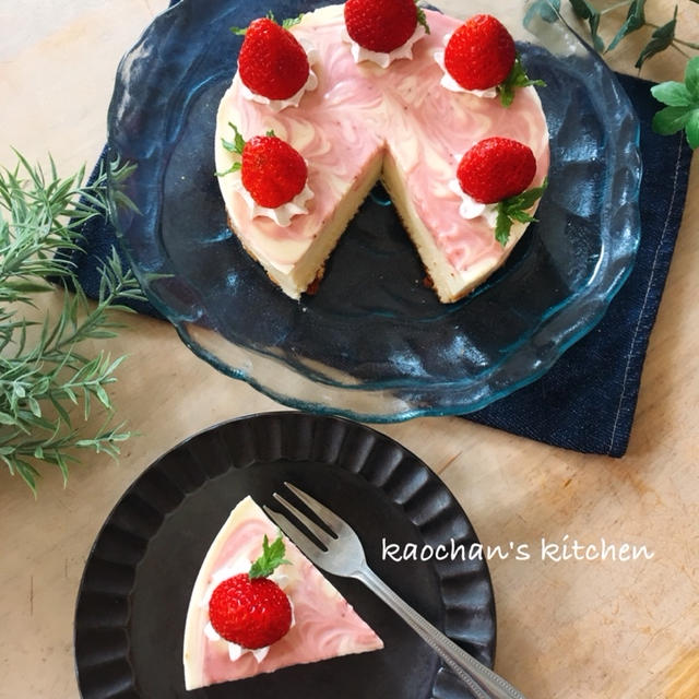 [簡単＊スイーツ]いちごのマーブルレアチーズケーキ
