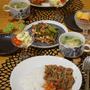 牛肉と玉ねぎの洋風煮込みとアスパラとイカのバタポン炒め