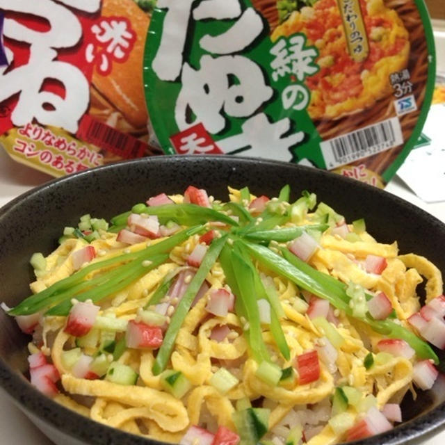 酢飯にカップ麺（笑