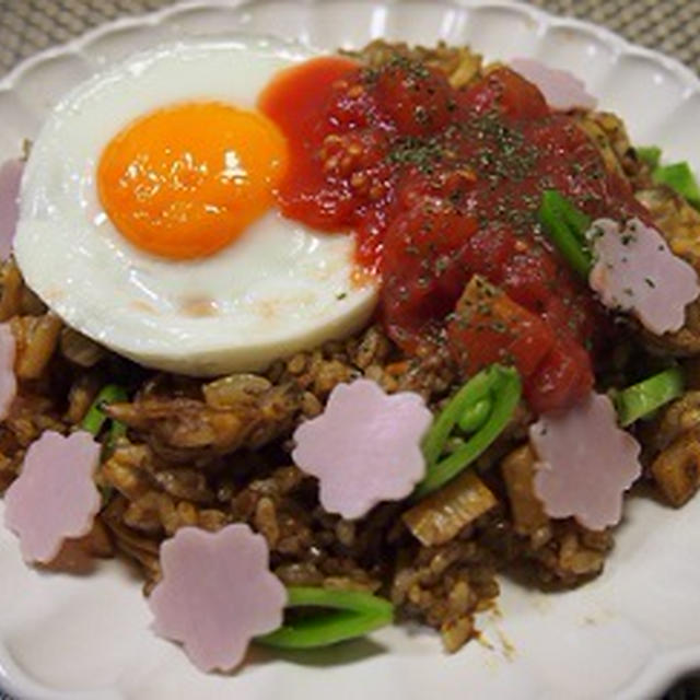 かけトマ♡たっぷりあさり春のカレー炒飯