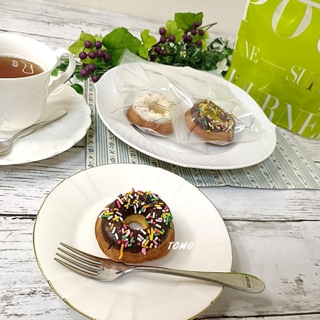 プレゼントにも♪チョココーティングリングマドレーヌ (PR）