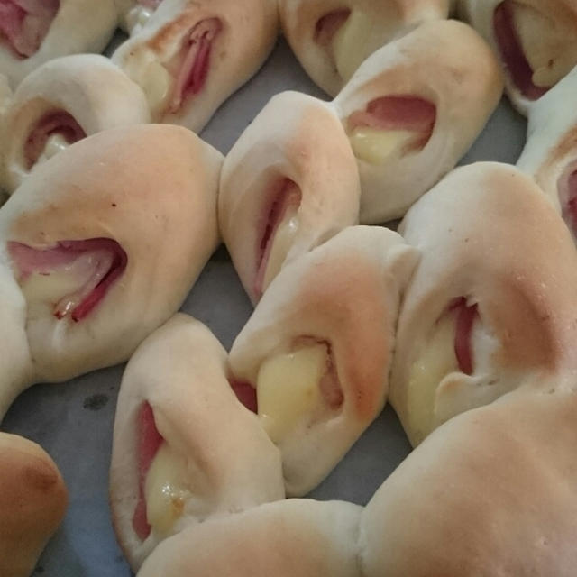 お昼のパン