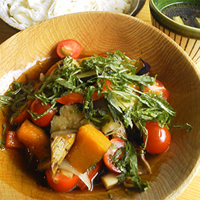 野菜の揚げ浸しとソーメン