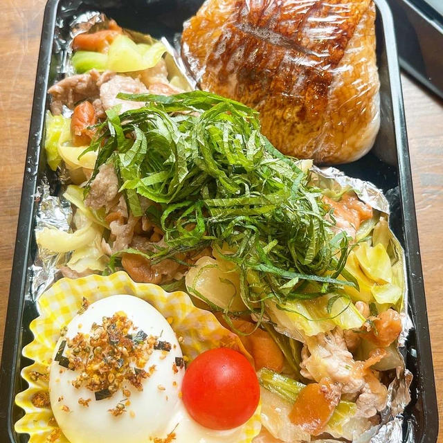 梅ポーク炒めとちくわうなぎおにぎりです！！