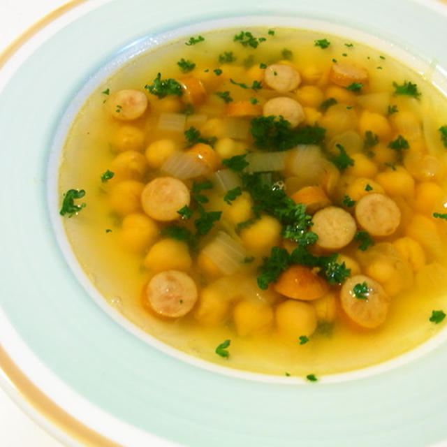 ひよこ豆とウインナーとパセリのスープ