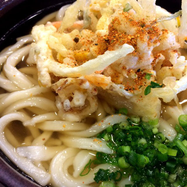 お昼ゴハンは かき揚げうどん♪
