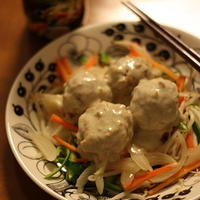 彩り野菜と肉団子のバーニャカウダソース