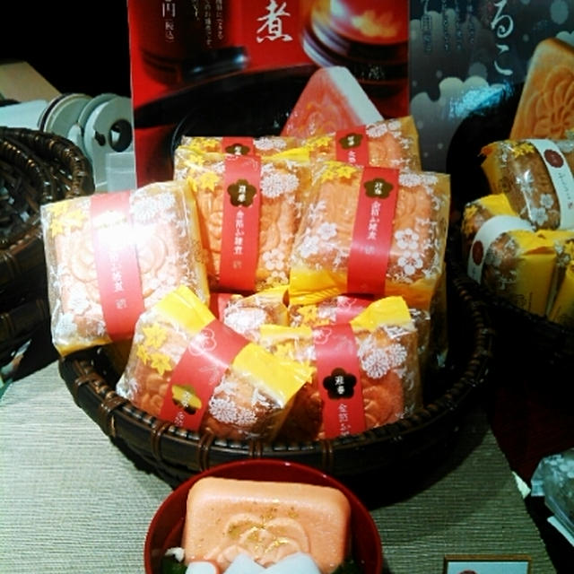帰省の手土産！麻布十番 椀もなか☆ 花一絵の金箔付お雑煮