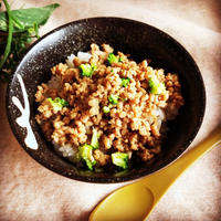 コンテナー容器で作る♡レンジで簡単豚そぼろ丼