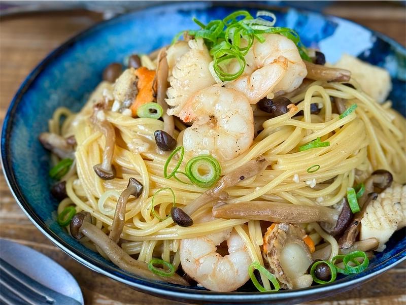 【レシピ】ワンパンでうま味しみしみ♬和風シーフードパスタ♬
