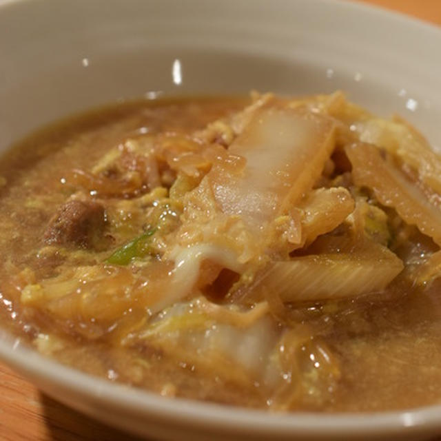 肉豆腐の残り汁に、白菜とえのきだけ煮込み　溶き卵もかけて｜父の日にパパエプロンを贈ろう。Bistro Papa Online Shop