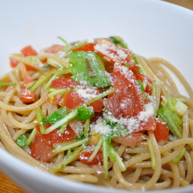 ＊冷製全粒粉パスタ＊トマト・茗荷・三つ葉＊