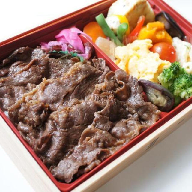 柿安牛めし「緑黄色野菜入り　黒毛和牛牛めし」@レッツエンジョイ東京