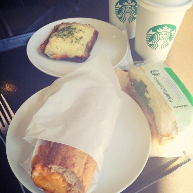 スタバで朝ごはん