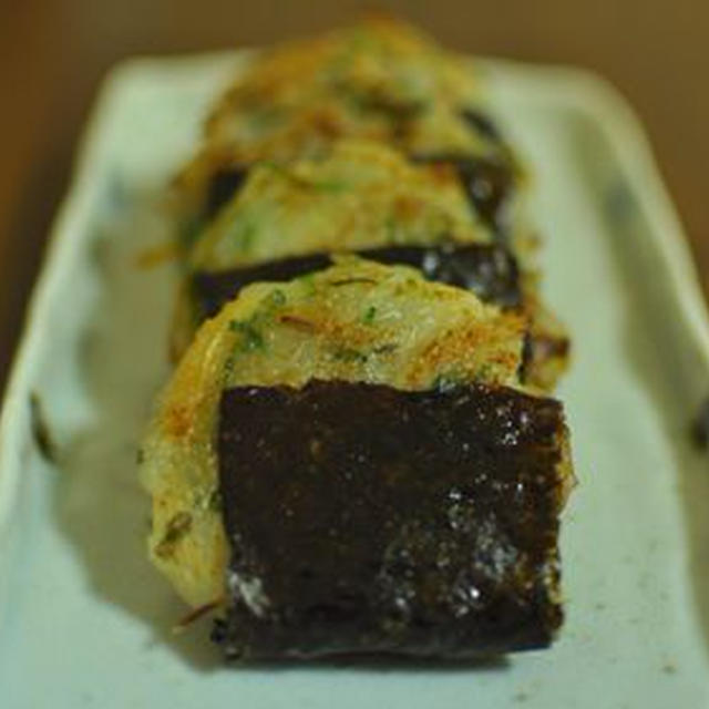 焼き海苔で香ばし　大根餅