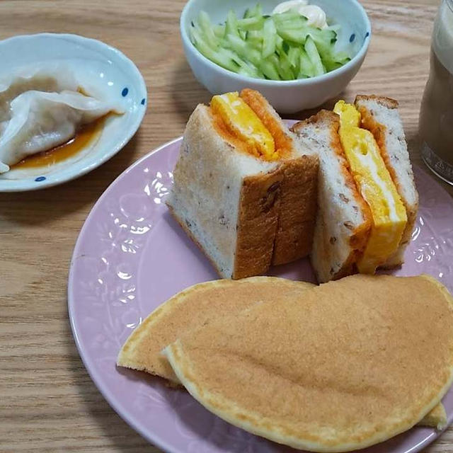 冷凍卵サンドときゅうり