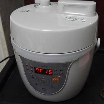 電気圧力鍋とコンベクションオーブン