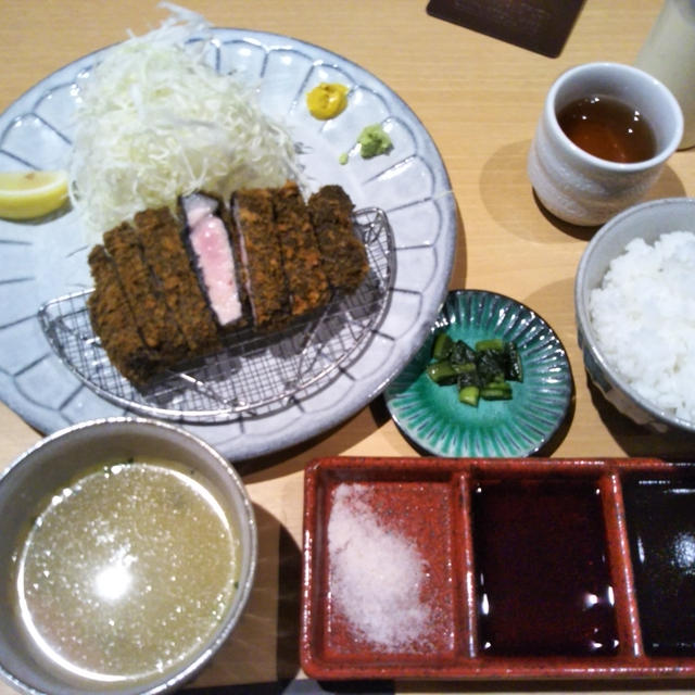 ランチ☆炭とんかつ〜渋谷きんとん